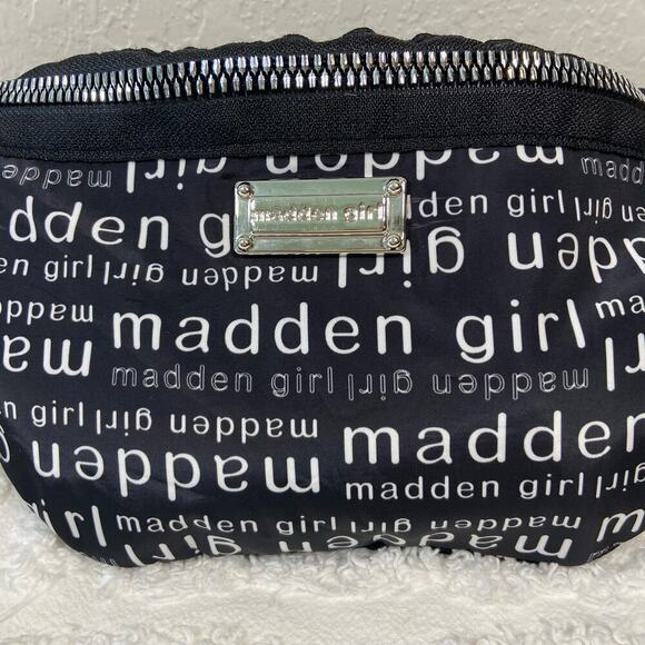MADDEN GIRL Nylon Fanny Pack Hip Bag Waist Bag Belt Bag Unisex Bkl Sz OS Sporty - Picture 2 of 8